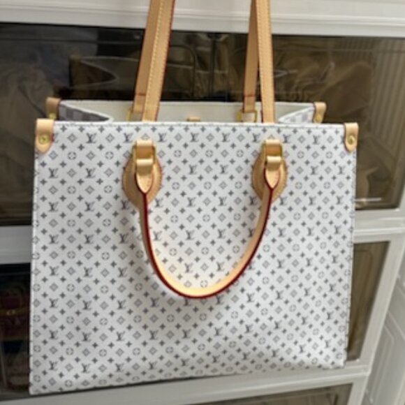 NEW DESIGNER INSPIRED TOTE-PERFECTION - Picture 7 of 9